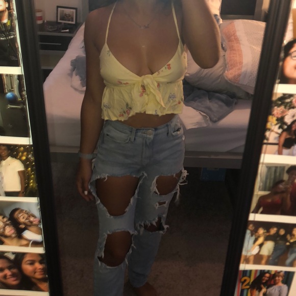 Forever 21 Tops - Baby Yellow Forever 21 Crop top